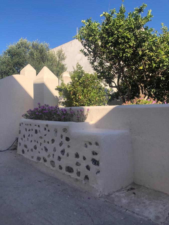 Amaryllis Suites Santorini Fira  Exterior foto